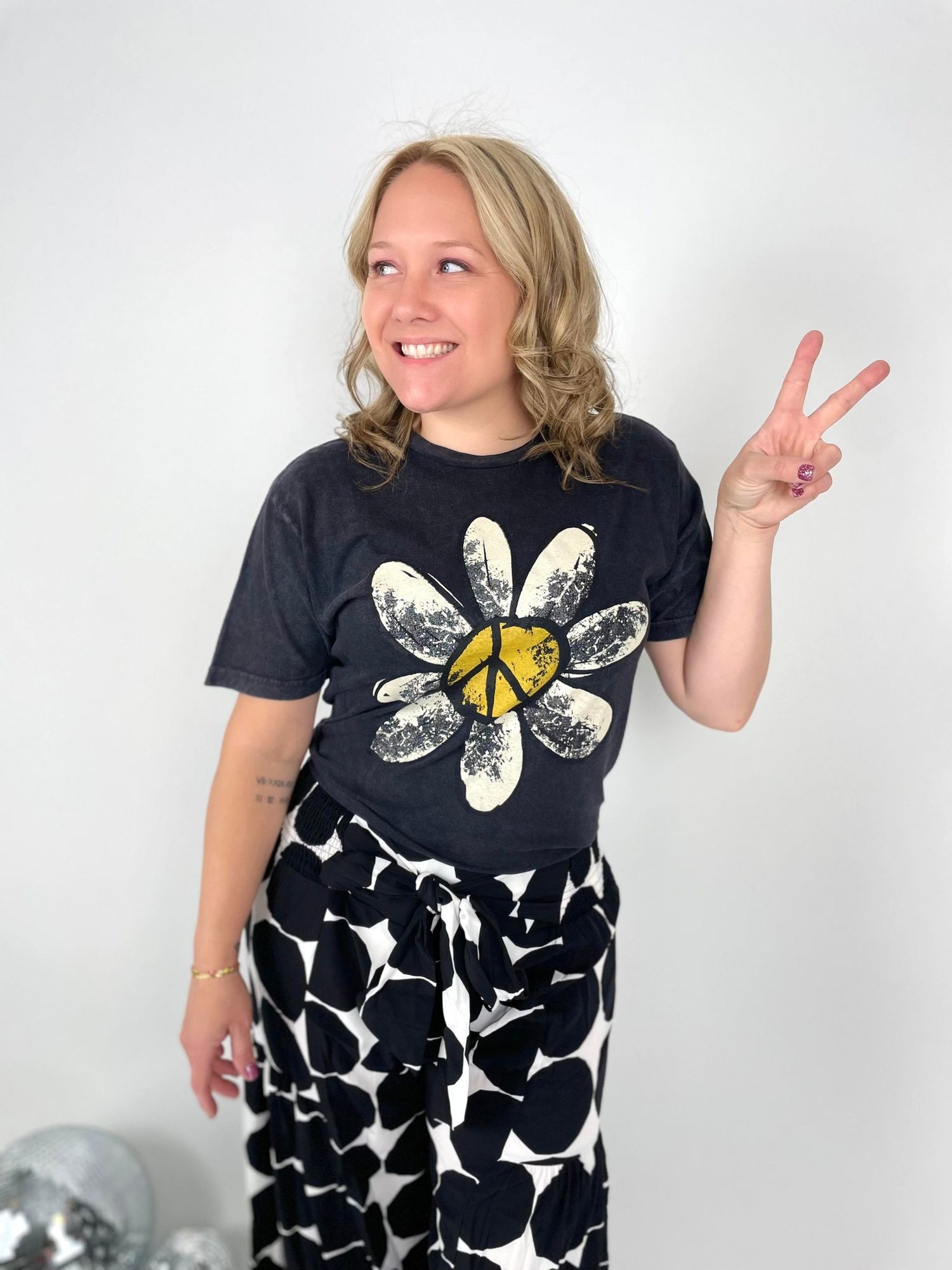 Peace Daisy Tee