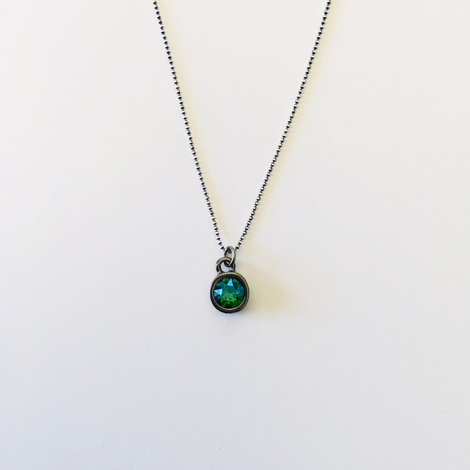 Simple Pendant Necklace featuring Fern Green Verde