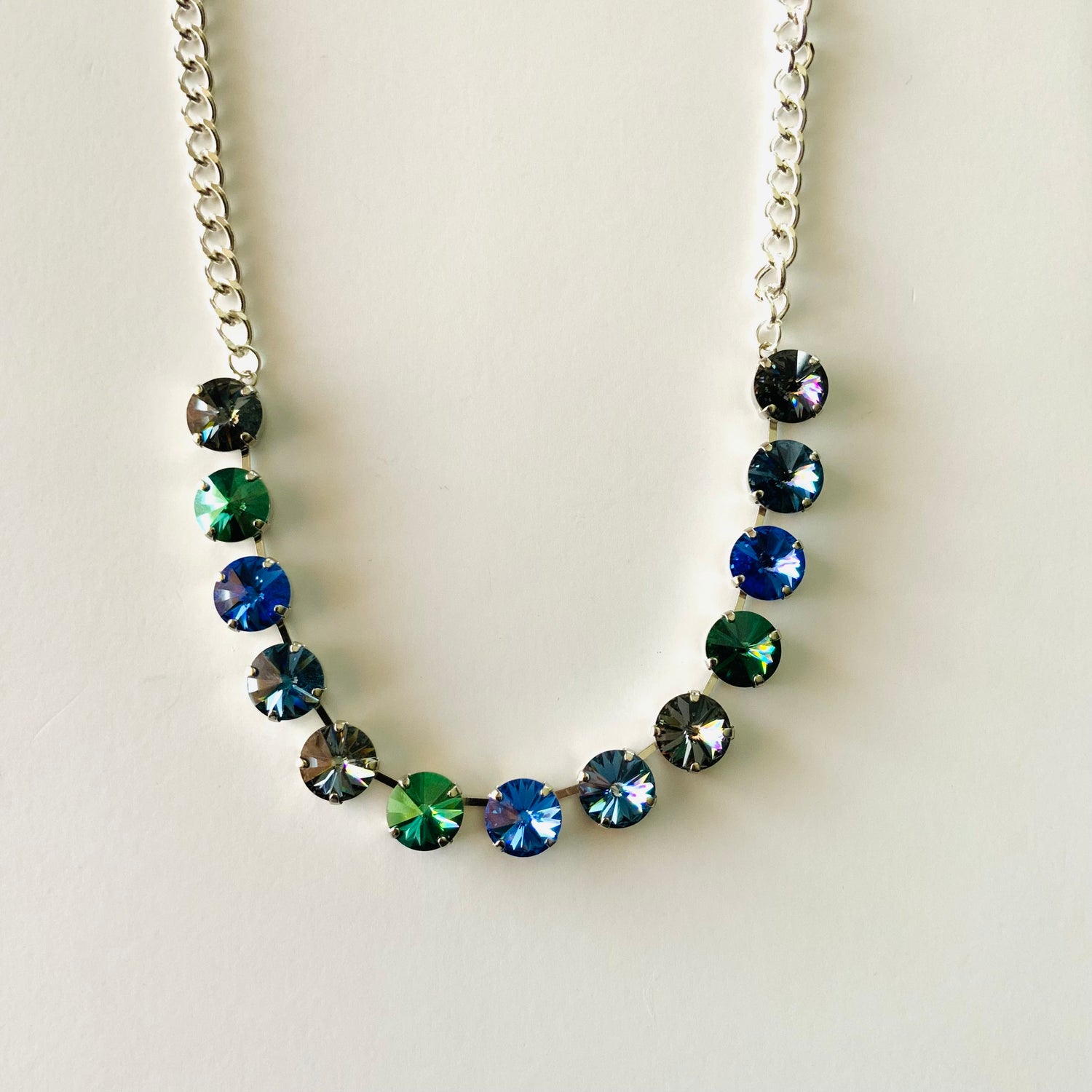 Diamonds Necklace in Blue/Green/Black Shades